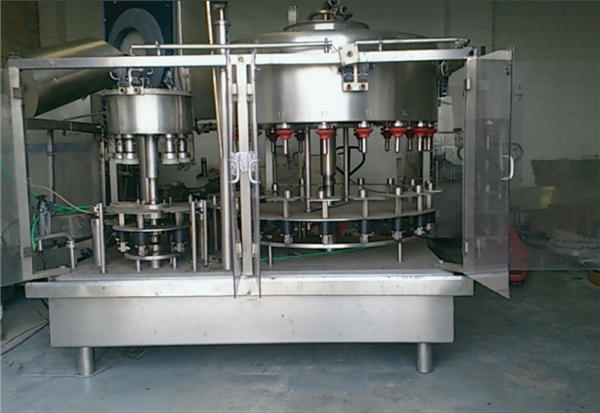 10 – წლიანი უარყოფითი-წნევის მქონე სუნამოების ბოთლის შევსების მანქანა