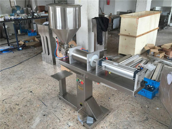 ნახევრად ავტომატური ერთჯერადი თაფლის შემავსებელი მანქანა