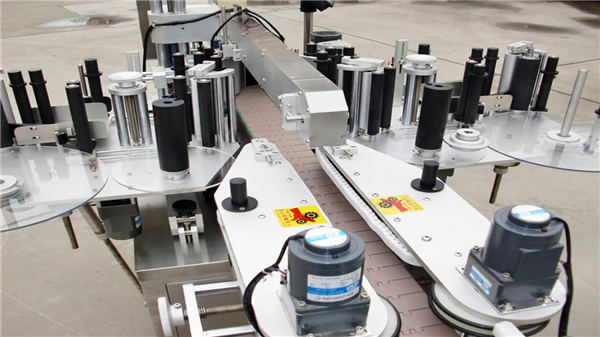 ავტომატური წინა და უკანა მხარეები ბოთლის ყუთების ეტიკეტირების მწარმოებელი მწარმოებელი